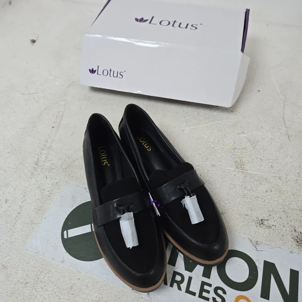 LOTUS YORK ULS522 BLACK PU/MICROFIBRE LOAFERS, UK 6 – WOMEN'S