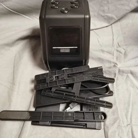 FILM SCANNER – PORTABLE BLACK USB FILM/SLIDE SCANNER