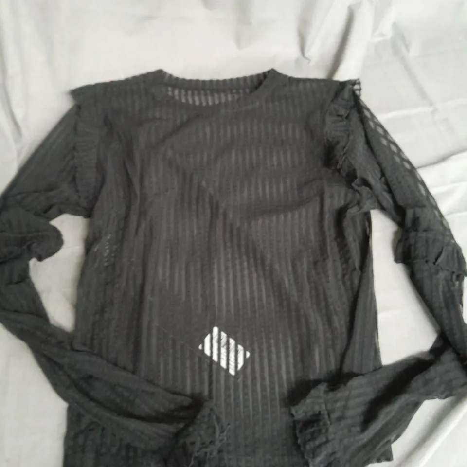 TRAPSTAR MOURNING RUFFLE TOP IN BLACK - UK 14