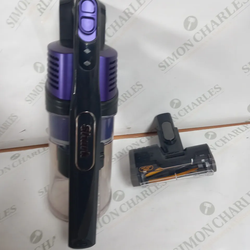 SHARK CORDESS STICK VACUM