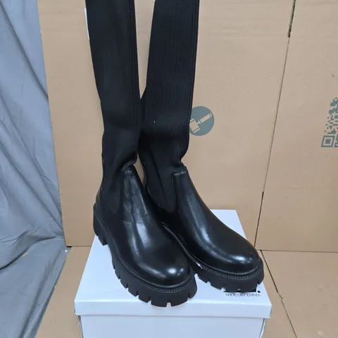 SHOES BY EMMA ZANE BLACK KNEE-HIGH BOOTS – UK 7