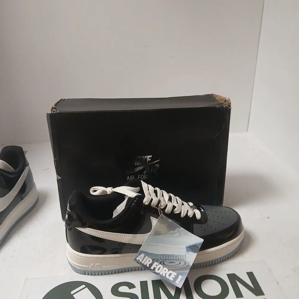 NIKE AIR FORCE 1 '07 SNEAKERS – BLACK PATENT/GREY, UK 11 (US 12)