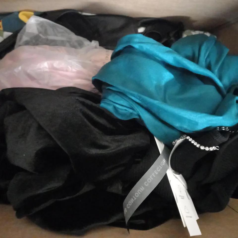 BOX OF APPROXIMATELY 10 ASSORTED CLOTHING AND FASHION ITEMS OF VARIOUS COLOURS AND STYLES TO INCLUDE ACNE STUDIOS, PRETTY LITTLE THING, ETC
