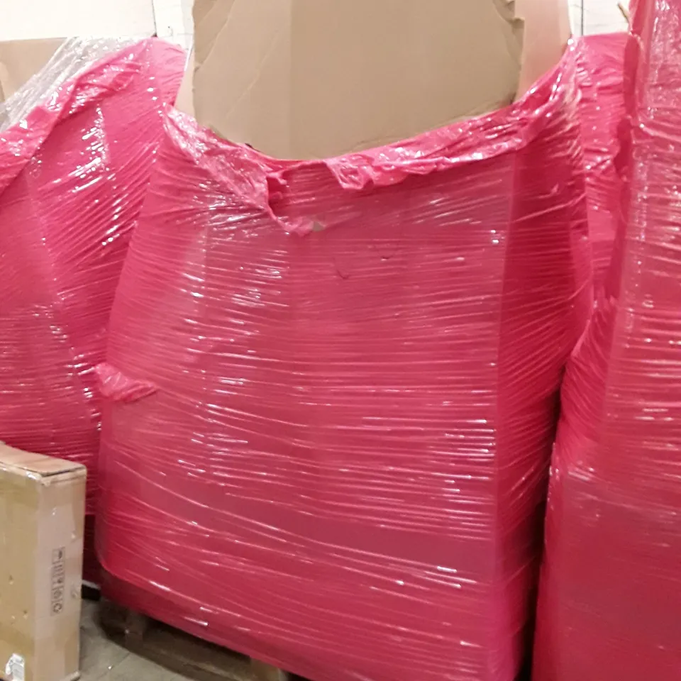 PALLET OF ASSORTED PRODUCTS INCLUDING MESH CHAIR, OIL FILLED RADIATOR, BLACK FOLDING SHOPPING TROLLEYS, WALL CLOCK