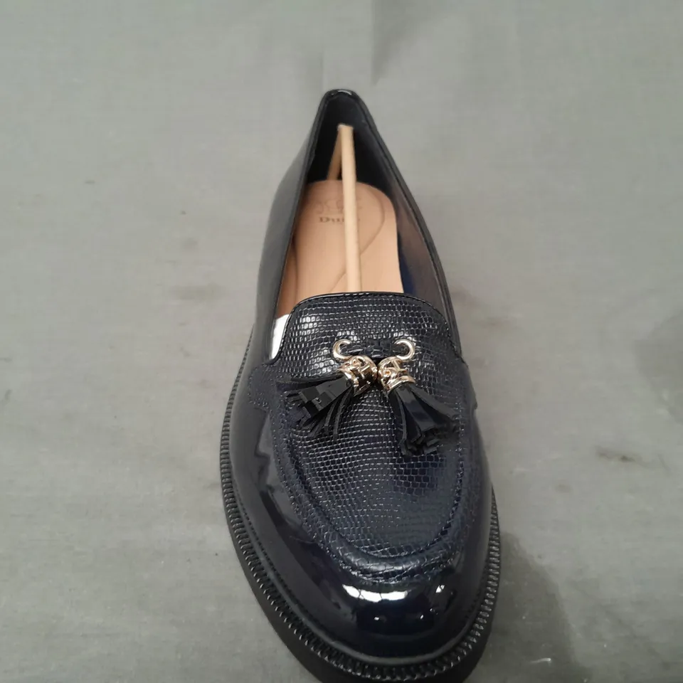 BOXED PAIR OF DUNE LONDON 173 BRANDED TASSEL TRIM LOAFERS IN DARK NAVY SIZE 6