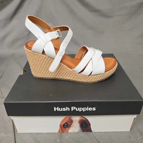 BOXED HUSH PUPPIES PHOEBE WEDGE SANDALS - 6