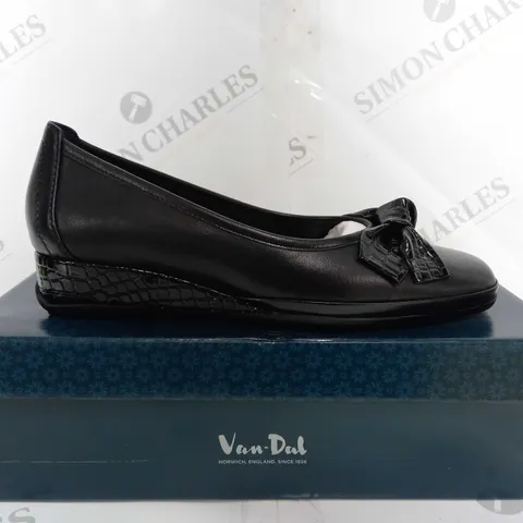 BOXED VAN-DAL BARBADOS II SHOE IN BLACK - UK 4 1/2
