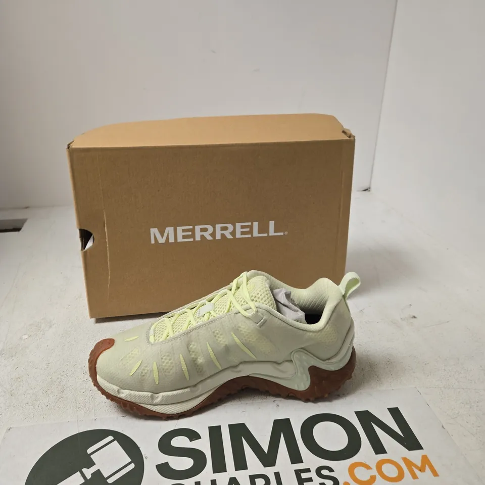 BOXED MERRELL TRAIL SHOES – LIGHT GREY WITH LIME ACCENTS - UK 5