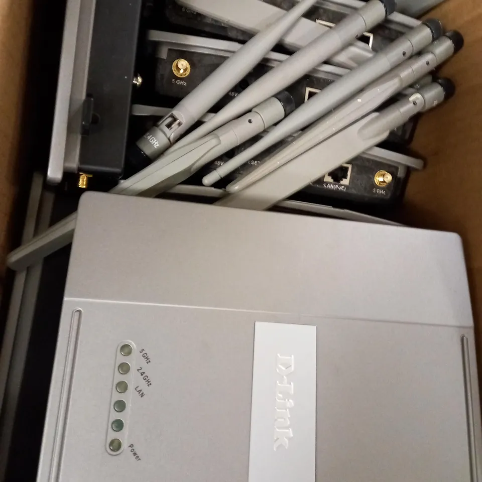 LOT OF APPROX 10 D-LINK DWL-8600AP WIRELESS DUAL‑BAND POE ACCESS POINT
