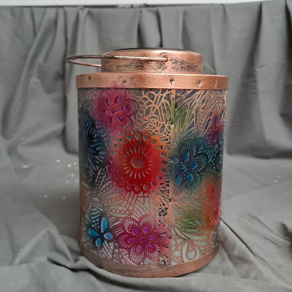 BOXED GARDEN REFLECTIONS RECHARGEABLE BUTTERFLY LANTERN