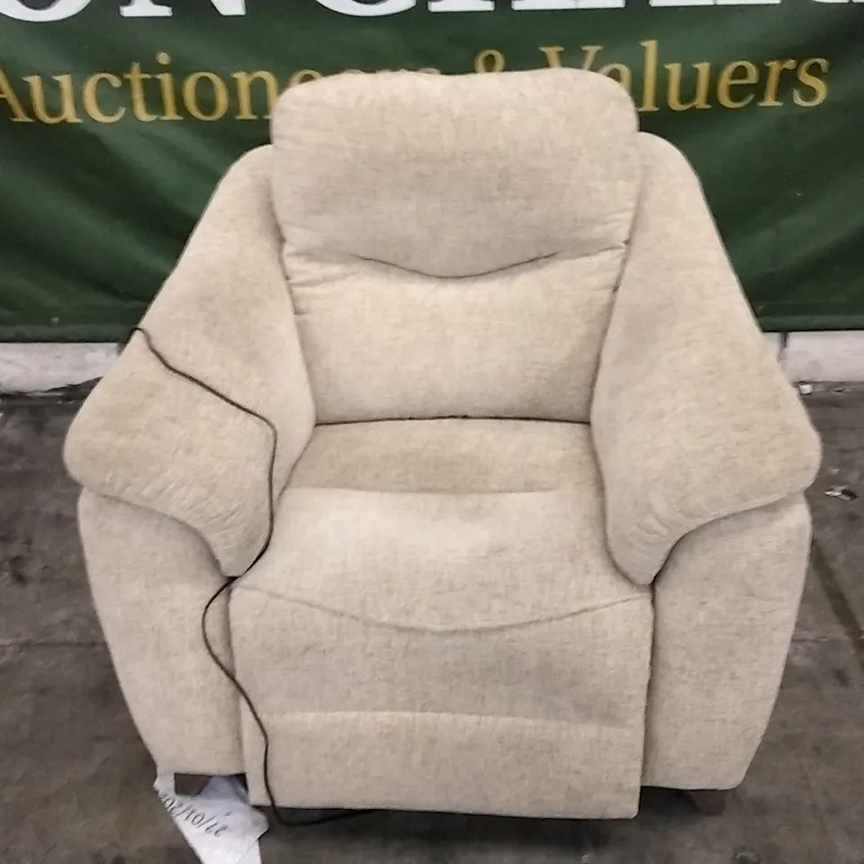 QUALITY BRITISH DESIGNED & MANUFACTURED G PLAN BEIGE FABRIC ELECTRIC RECLINING ARMCHAIR 