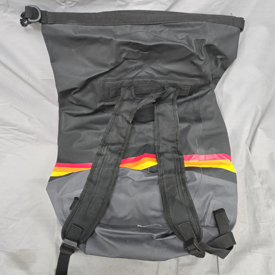 VISSLA DRY PACK 35