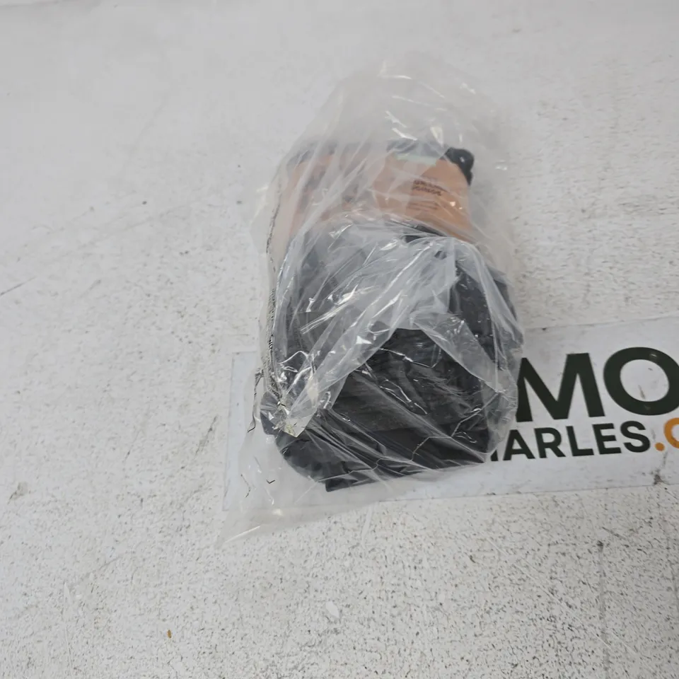 BOX OF APPROXIMATELY 20 ASSORTED CLOTHING ITEMS TO INCLUDE: MUK LUKS FLEECE LINED LEGGINGS