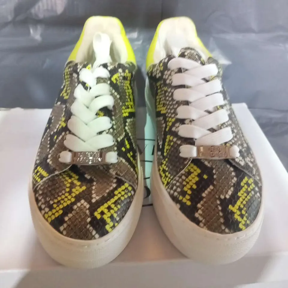 BOXED STEVE MADDEN MERGER SYNTHETIC SNEAKERS SIZE 36