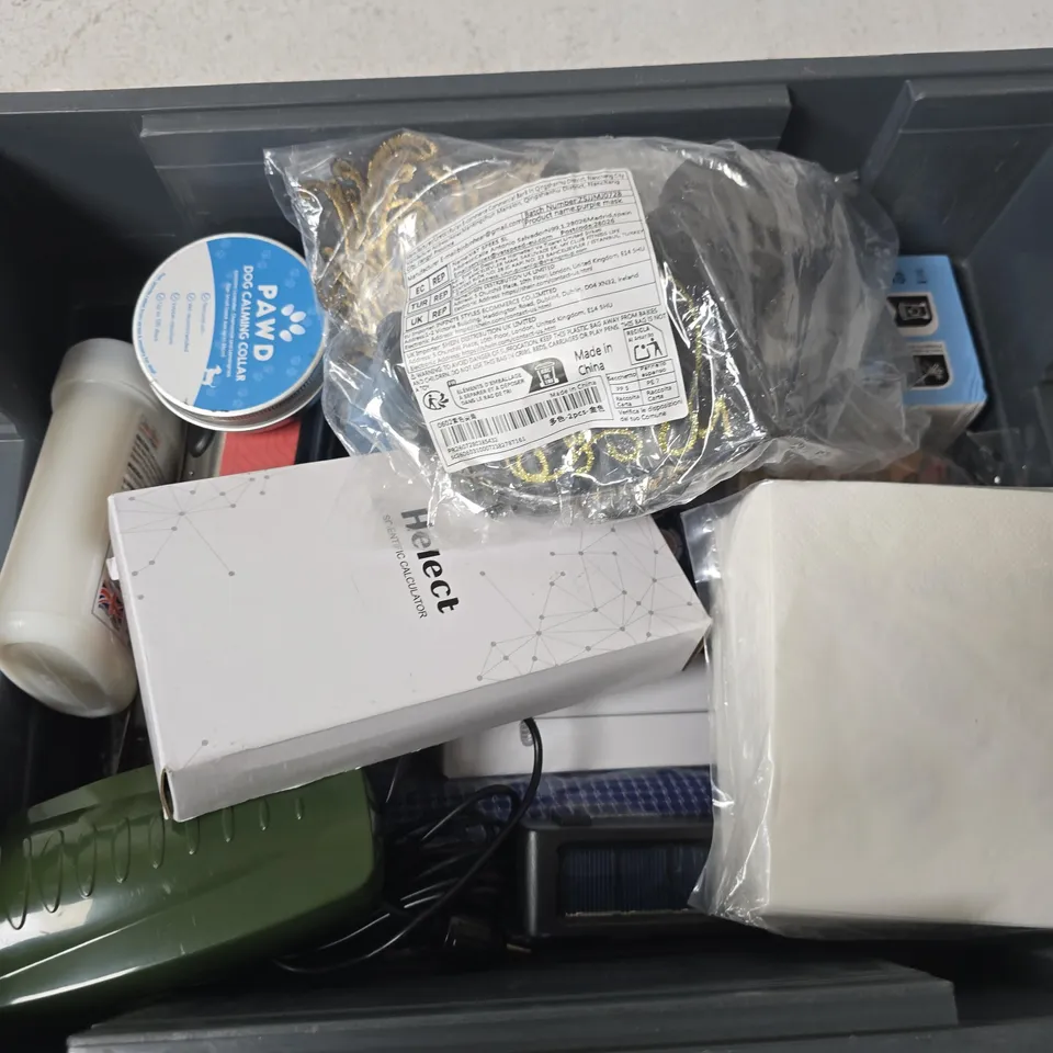 APPROXIMATELY 15 ASSORTED HOUSEHOLD ITEMS TO INCLUDE HIGH SPEED MILK FROTHER, PAPER TAGS, 100 SCREEN CLEANING WIPES, ETC