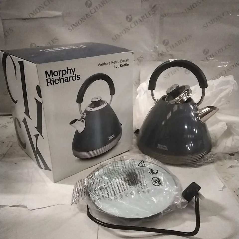 BOXED MORPHY RICHARDS VENTURE RETRO BASALT 1.5L KETTLE 