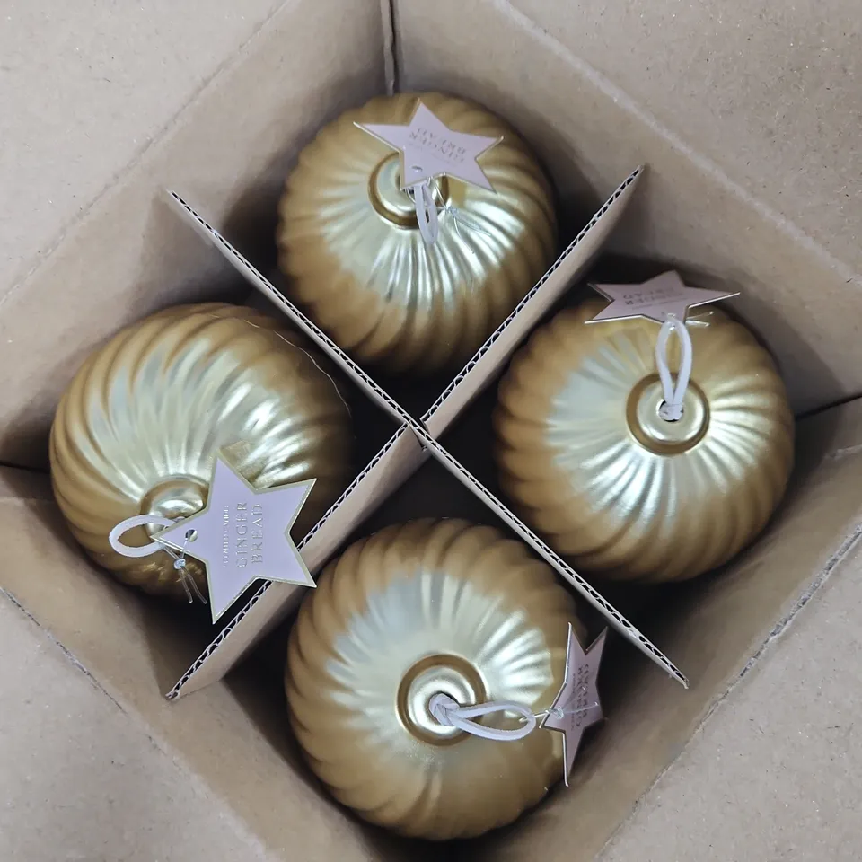 4 GINGERBREAD BISCUIT SMALL BAUBLE SCENTED CANDLES