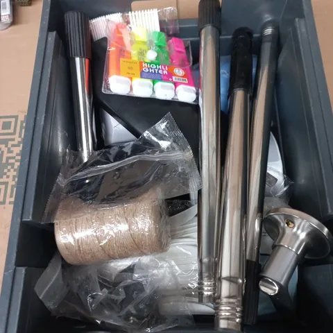 TOTE OF APPROXIMATELY 15 ASSORTED ITEMS TO INCLUDE: CUTTING WHEELS 