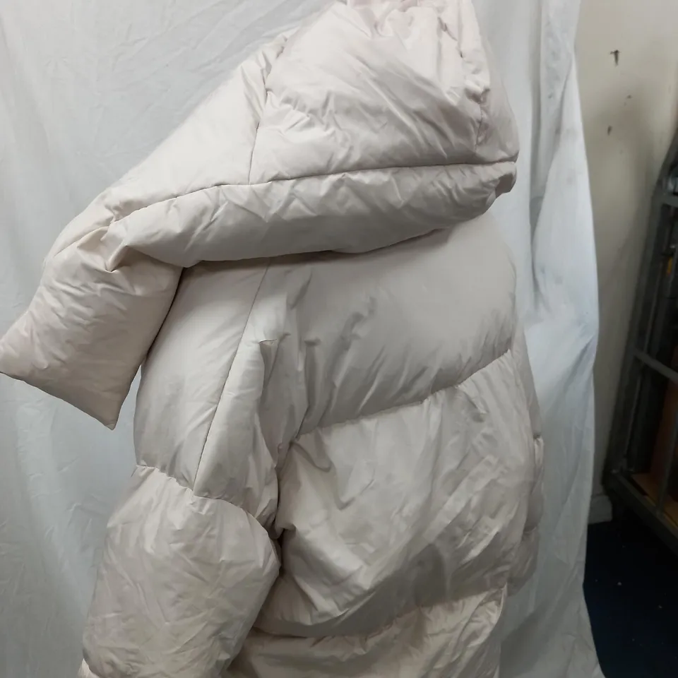 SEVENTH BIG CRÈME / OFF WHITE BUBBLE COAT - SIZE M