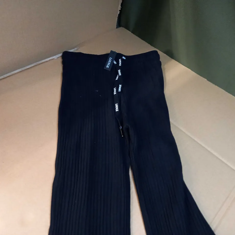 LOUNGE BLACK RIBBED FLARED LOUNGE WARE - MEDIUM