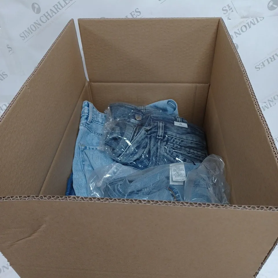 BOX OF APPROXIMATELY 10 PAIRS OF DENIM JEANS TO INCLUDE: F&F, STR & MAMALICIOUS IN VARIOUS SIZES