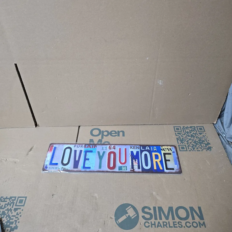 BOX OF APPROXIMATELY 12 ASSORTED HOUSEHOLD ITEMS INCLUDING SHOWER CURTAIN , SOLAR LIGHTS AND LOVE YOU MORE SIGN 