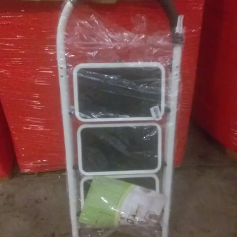 PALLET OF ASSORTED ITEMS INCLUDING 3 STEP STEPLADDER, MATTRESS, POP UP GAZEBO