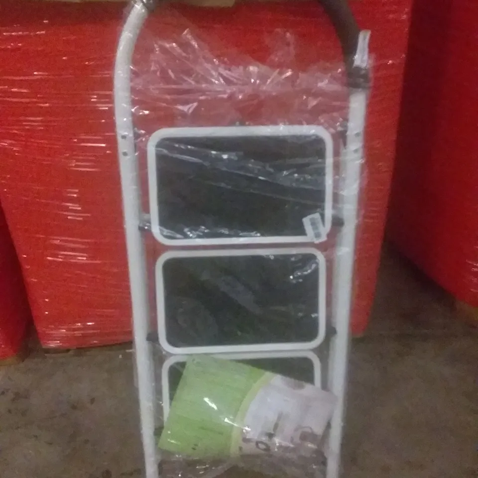 PALLET OF ASSORTED ITEMS INCLUDING 3 STEP STEPLADDER, MATTRESS, POP UP GAZEBO