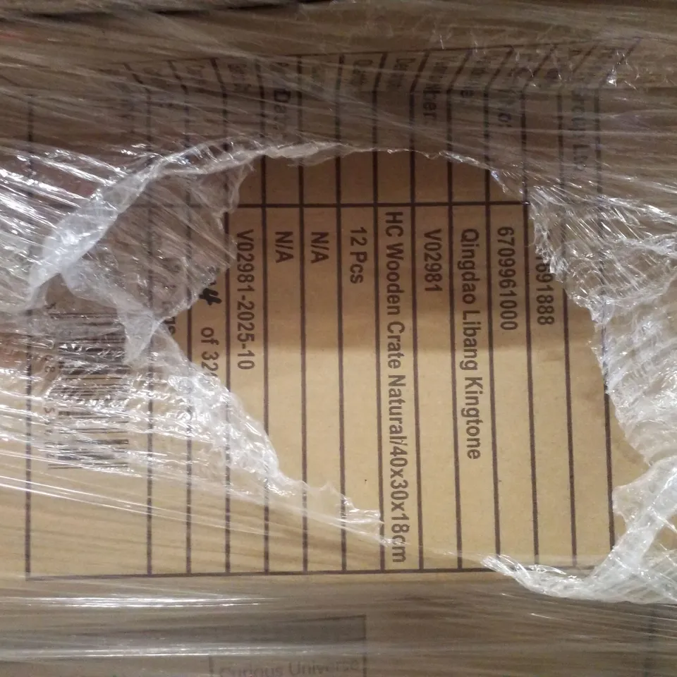 PALLET CONTAINING ASSORTED CHRISTMAS PRODUCTS & DECORATIONS INCLUDING CERAMIC NATIVITY SETS, CLEAR BOTTLES WITH TREES & WOODEN CRATES