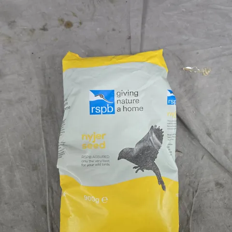 BOX OF APPROXIMATELY 15 ASSORTED ITEMS TO INCLUDE: NYJER SEED AND BAMBOO WOOL