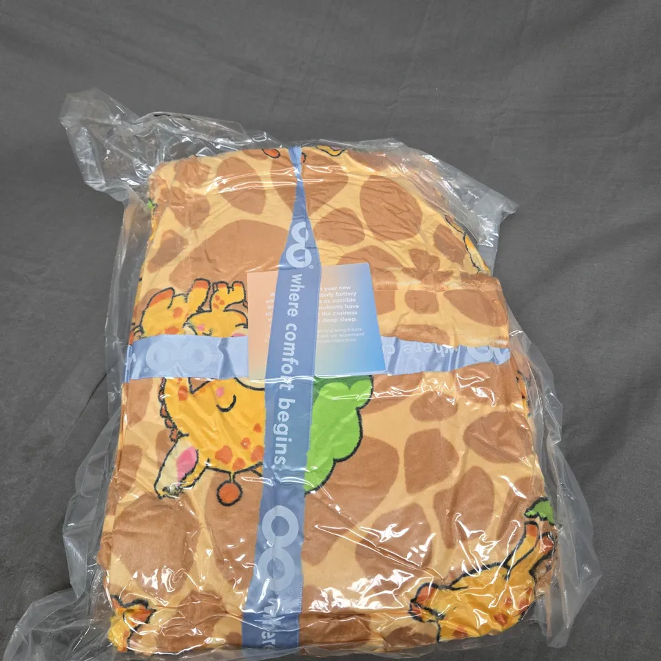 SEALED OODIE OVERSIZED HOODED BLANKET - GIRAFFE