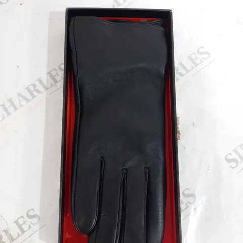 RUTH LANDSFORD GLOVES IN BLACK UNKNOW SIZE