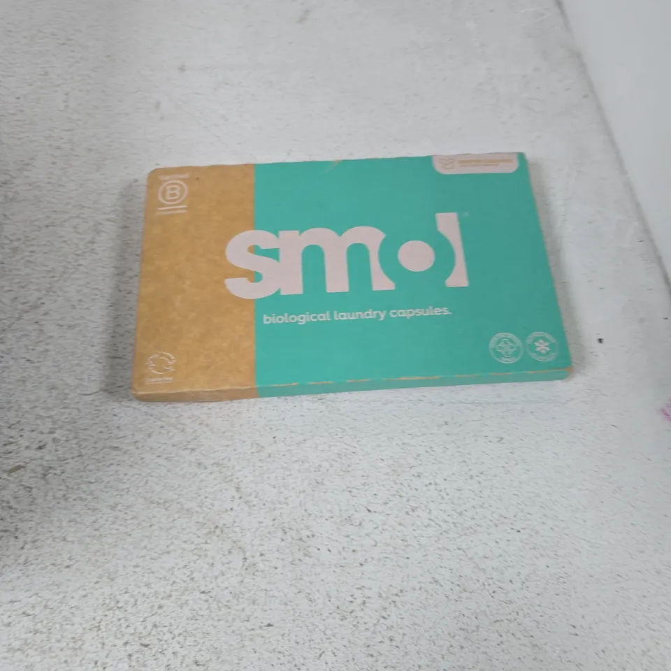 TOTE OF APPROXIMATELY 12 ASSORTED ITEMS TO INCLUDE: SMOL LAUNDRY TABLETS