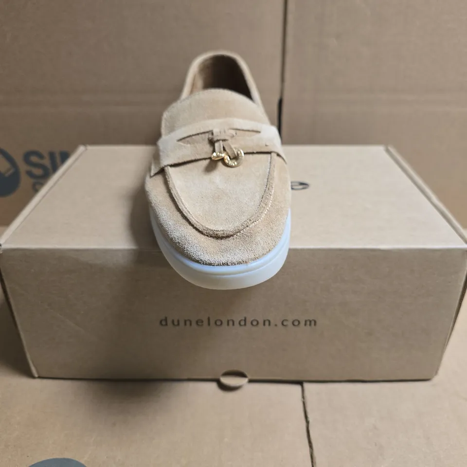 BOXED PAIR OF DUNE LONDON 130 GRINNIN UNLINED SUEDE LOAFERS IN SAND SIZE UK 6