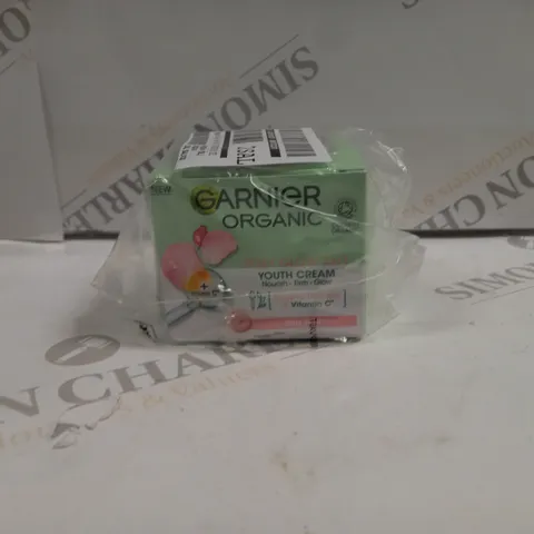 GARNIER ORGANIC ROSY GLOW 3 IN 1