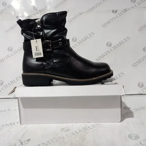 BOXED PAIR OF SHOES BY EMMA ANKLE BOOTS IN BLACK SIZE 7
