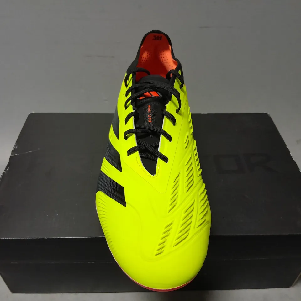 BOXED PAIR OF ADIDAS PREDATOR ELITE FS TRAINERS IN YELLOW/BLACK - UK 9