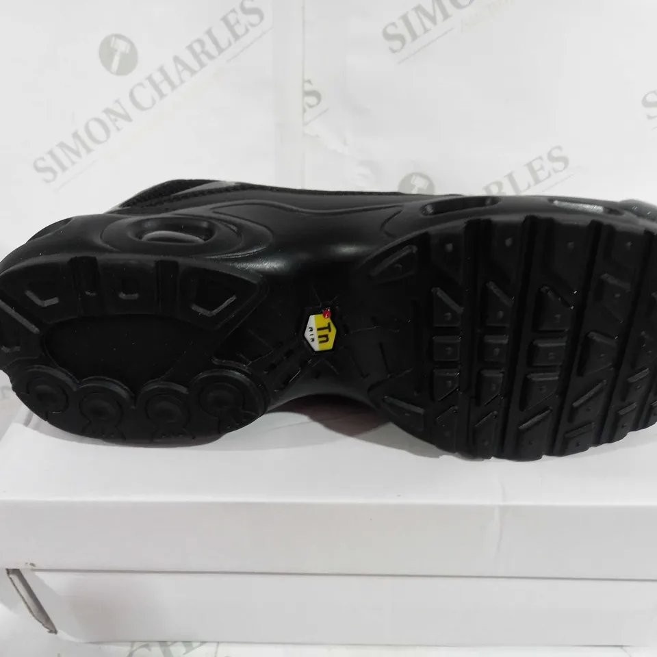 BOXED PAIR OF NIKE ALL BLACK AIR MAX PLUS - UK 7