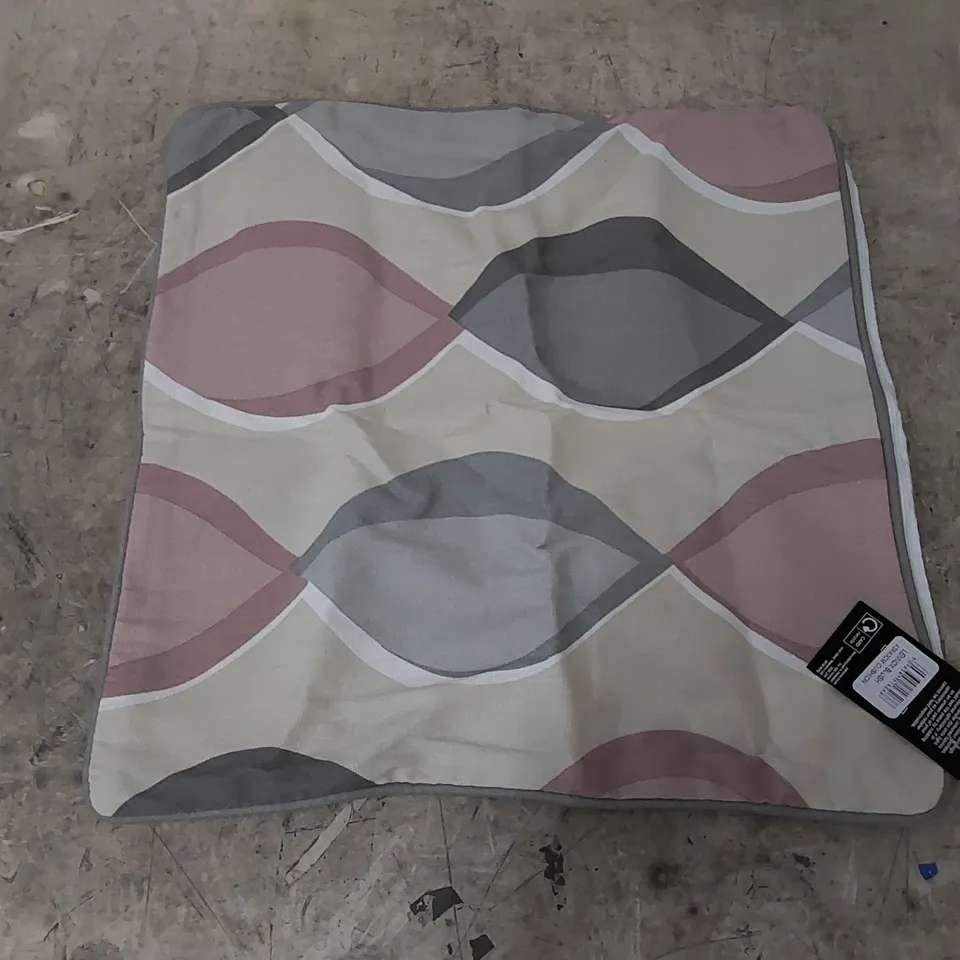 BAGGED GEOMETRIC SQUARE SCATTER CUSHION COVER