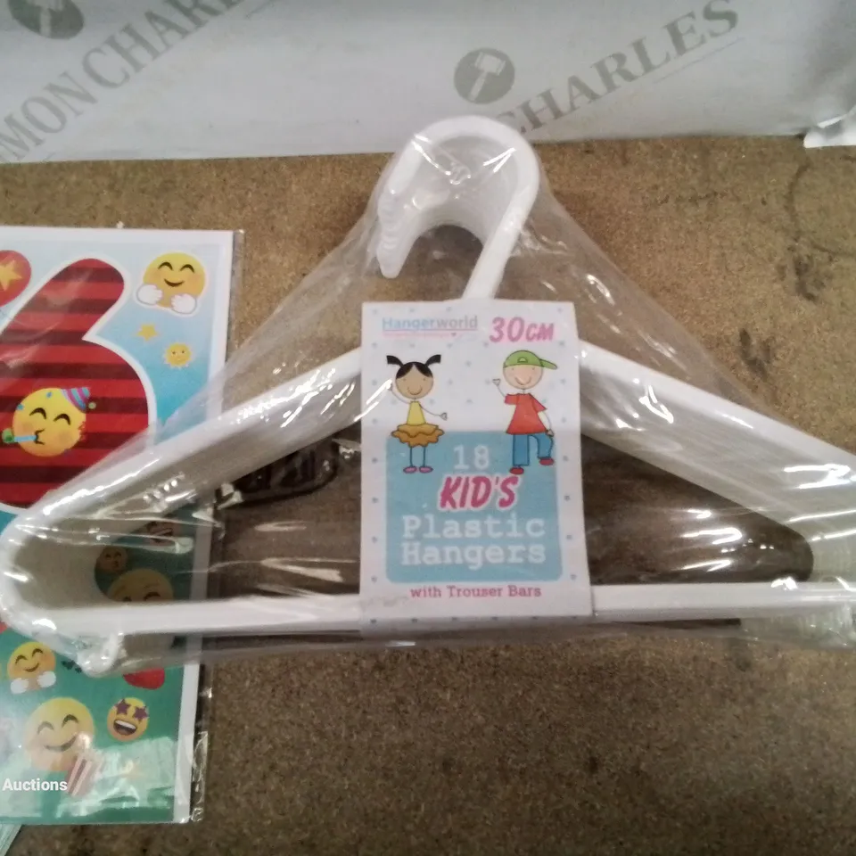 APPROXIMATELY 6 BRAND NEW BOXED ITEMS TO INCLUDE.
