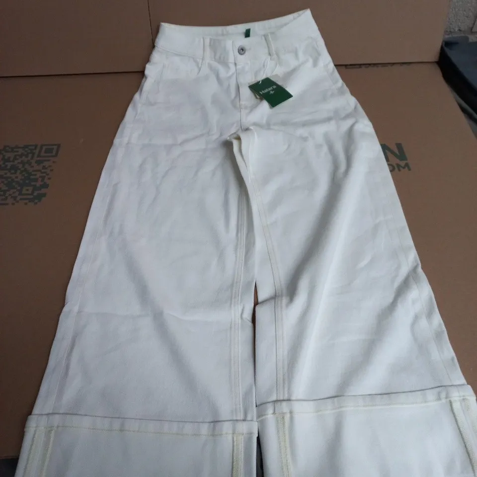 MEN'S WHITE TROUSERS WITH TAG