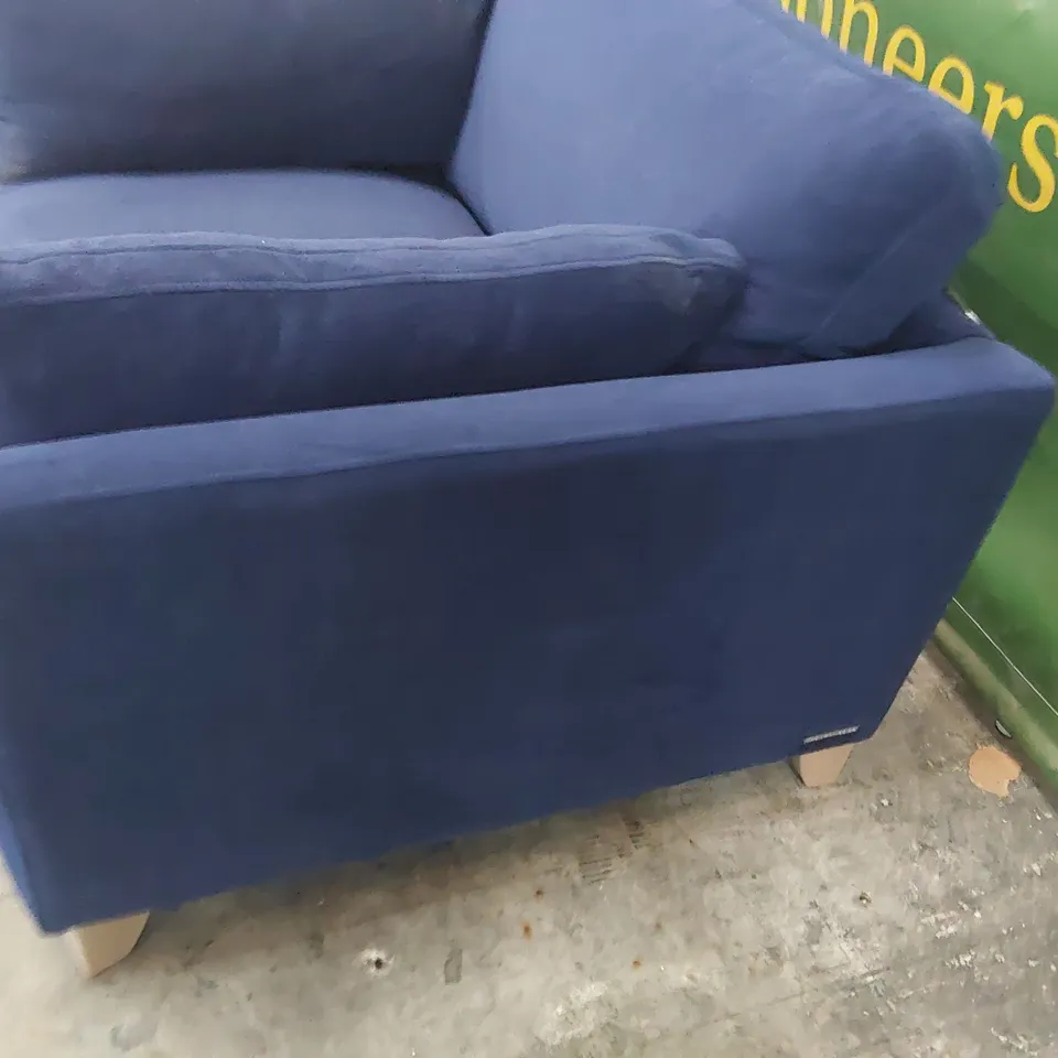 QUALITY BRITISH MADE LOUNGE Co EASY CHAIR WITH BOLSTER CUSHIONS BLUE PLUS FABRIC