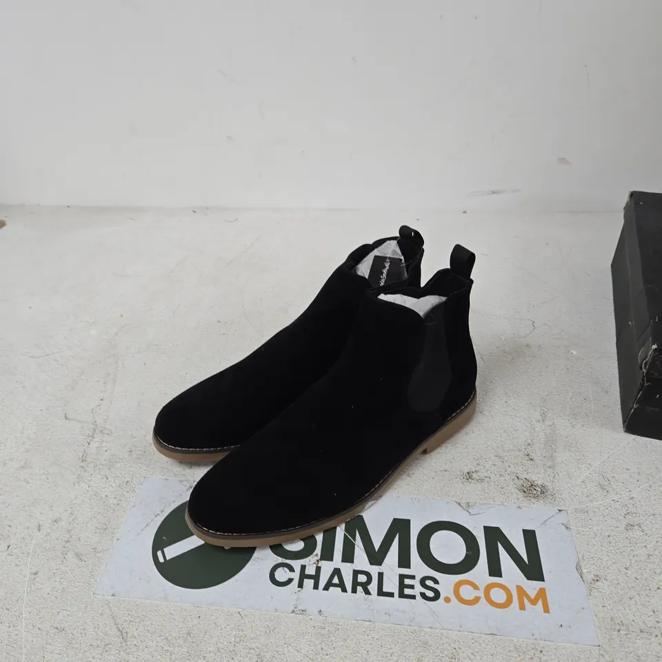 UK 12 CHARLES SOUTHWELL KANSAS BLACK SUEDE CHELSEA BOOTS