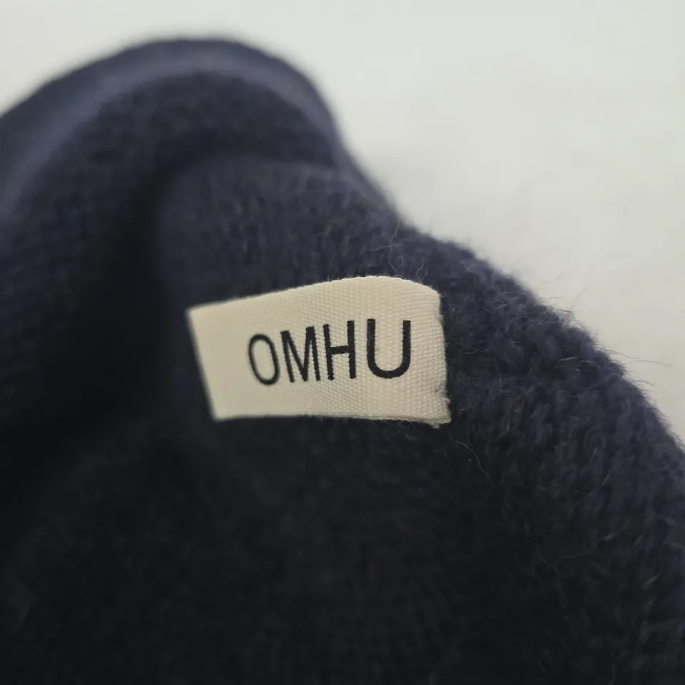 OMHU NAVY KNIT BEANIE HAT