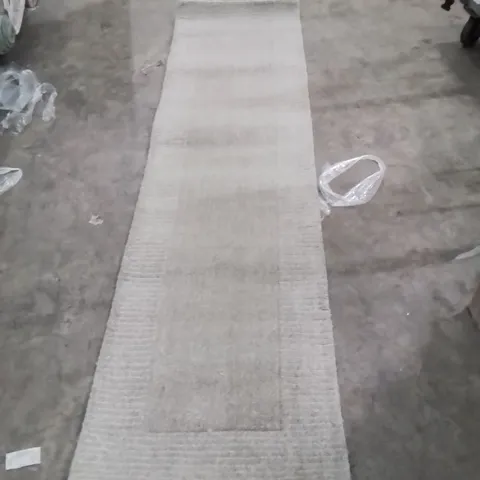 QUALITY DESIGNER AREA RUG - APPROXIMATELY 230X60CM