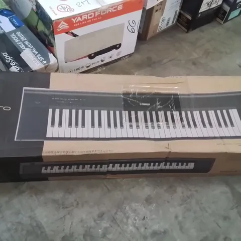 BOXED YAMAHA PIAGGERO NP-15B KEYBOARD