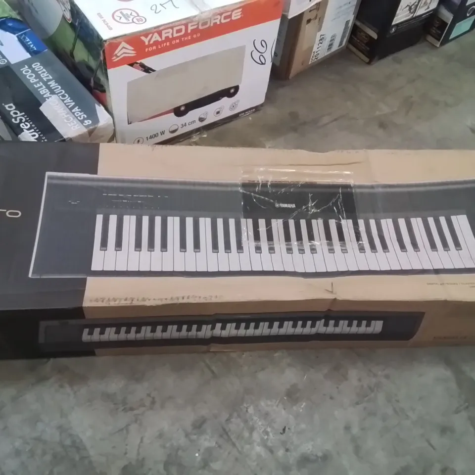 BOXED YAMAHA PIAGGERO NP-15B KEYBOARD 