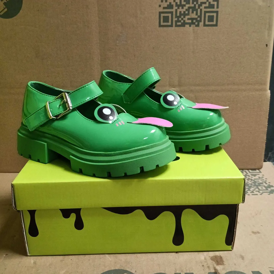 KOI KIDZ LIL TIRA CHEEKY FROG MARY JANE SHOES GREEN SIZE 12