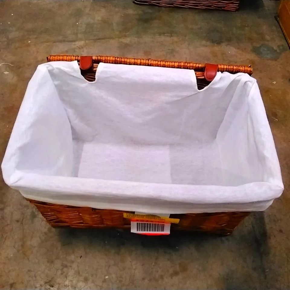 ARTHUR CAMERON RECTANGULAR WICKER STORAGE BASKET WITH LID AND REMOVABLE LINING