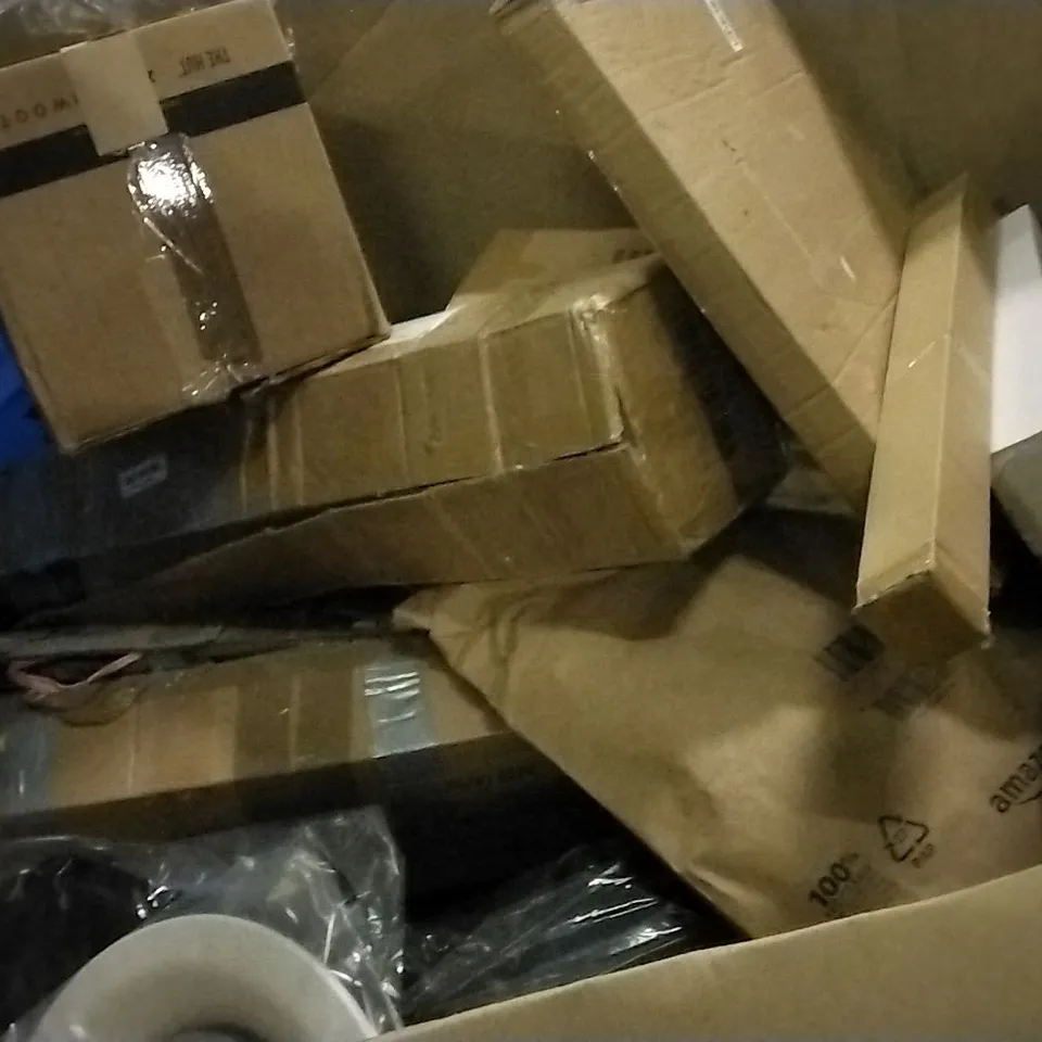 PALLET OF ASSORTED ITEMS INCLUDING CHICCO GOAL LEAGUE ONE, WHOOBLI BULLSEYE BOXING SET, PORTNEER THE BALANCE BOARD, LOW PROFILE TV MOUNT, EZPIK FOLDABLE GRABBER REACHER TOOL